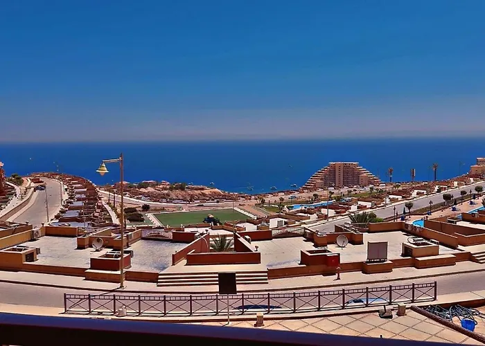 In Porto Sokhna Hanging Gardens - Fifth Terrace Sea View في بورتو السخنة - الحدائق المعلقة - المصطبة الخامسة - إطلالة بحر مباشر *
